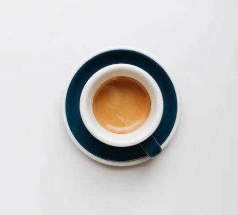 如何提高土耳其咖啡的生产工艺和技术水平，以增强其竞争力和市场地位？